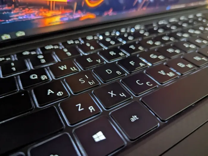 Мобільна робоча станція Dell Precision 5550 / 15.6" (1920x1080) IPS / Intel Core i7-10850H (6 (12) ядер по 2.7 - 5.1 GHz) / 16 GB DDR4 / 512 GB SSD / nVidia Quadro T1000, 4 GB GDDR6, 128-bit / WebCam / Windows 10 б/в - зображення 6