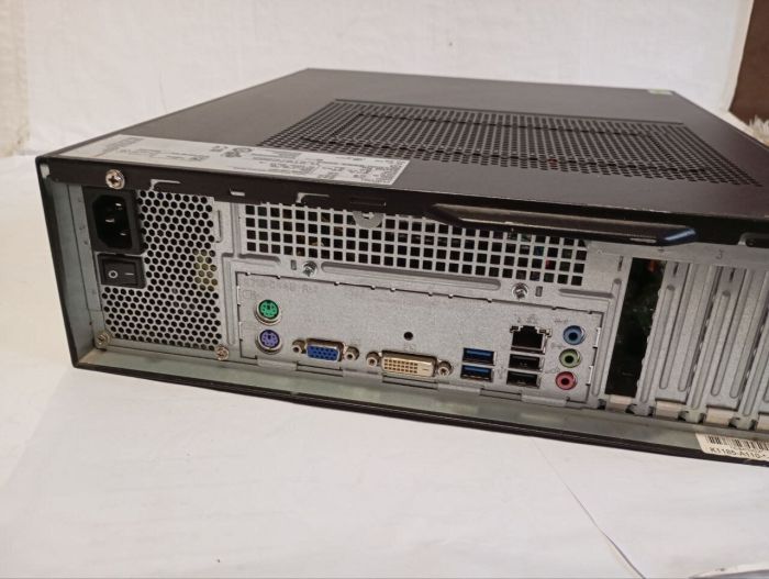 Комплект ПК Б-клас: Fujitsu Esprimo E420 E85+ SFF / Intel Core i5-4670 (4 ядра по 3,4 - 3,8 ГГц) / 8 ГБ DDR3 / 240 ГБ SSD / Intel HD Graphics 4600 + Монітор Philips 223V5L / 22" (1920x1080) TN / 1x VGA / VESA 100x100 б/в - зображення 5