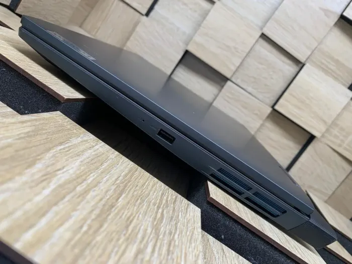 Ноутбук Б-клас Lenovo IdeaPad 3 15ARH7 / 15.6" (1920x1080) IPS / AMD Ryzen 7 6800H (8 (16) ядер по 3.2 - 4.7 GHz) / 16 GB DDR4 / 512 GB SSD M.2 / nVidia GeForce RTX 3050, 4 GB GDDR6, 128-bit / WebCam б/в - зображення 6