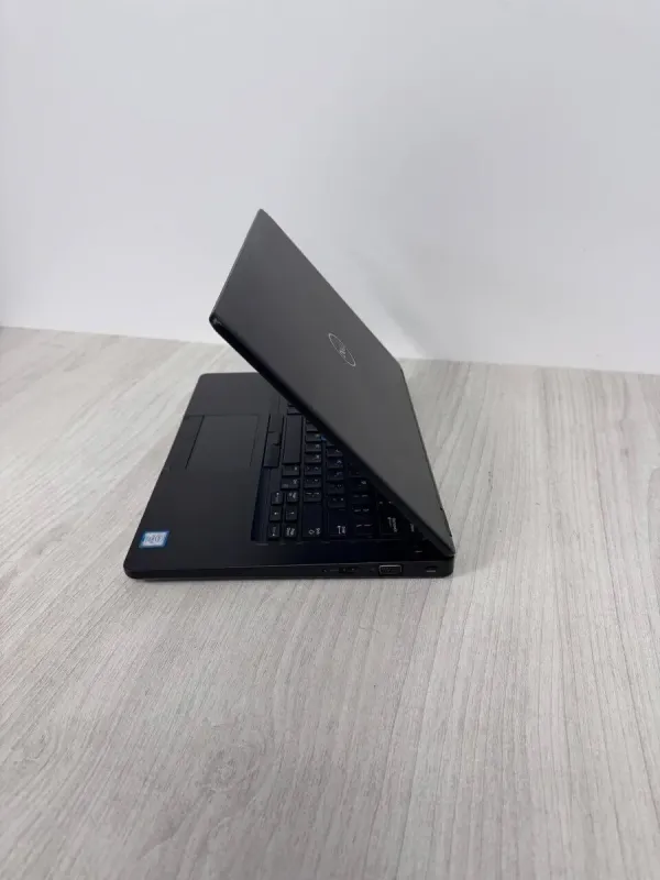 Ультрабук Б-клас Dell Latitude 5480 / 14" (1920x1080) IPS / Intel Core i7-7600U (2 (4) ядра по 2.8 - 3.9 GHz) / 8 GB DDR4 / 128 GB SSD M.2 / Intel HD Graphics 620 / WebCam б/в - зображення 7