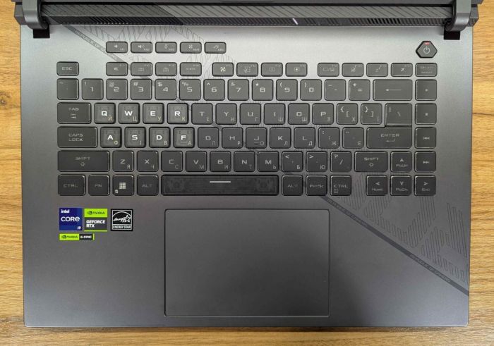 Ігровий ноутбук Asus ROG Strix G16 G614YIR / 16" (1920x1080) IPS / Intel Core i9-14900HX (24 (32) ядра по 1,6 - 5,8 ГГц) / 32 ГБ DDR5 / 1000 ГБ SSD / nVidia GeForce RTX 4070, 8 ГБ GDDR6, 128-bit / WebCam / Windows 11 б/в - зображення 3