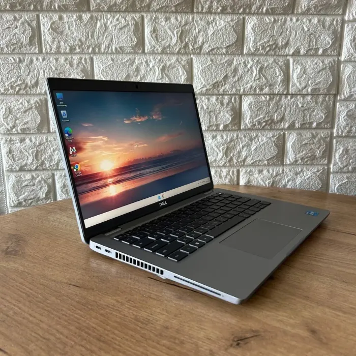 Ультрабук Б-клас Dell Latitude 5420 / 14" (1366x768) TN / Intel Core i5-1145G7 (4 (8) ядра по 2.6 - 4.4 GHz) / 8 GB DDR4 / 256 GB SSD / Intel Iris X Graphics / WebCam б/в - зображення 4