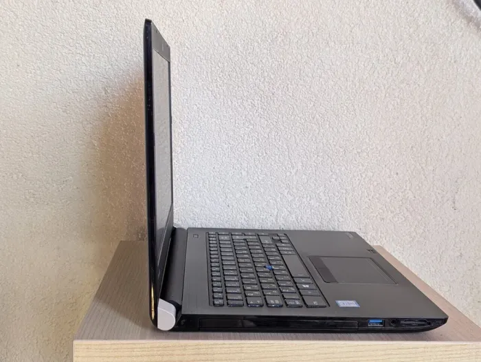 Ноутбук Б-клас Toshiba Tecra A40-D / 14" (1366x768) TN / Intel Core i5-7300U (2 (4) ядра по 2.6 - 3.5 GHz) / 8 GB DDR4 / 128 GB SSD / Intel HD Graphics 620 / WebCam б/в - зображення 5