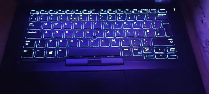 Ультрабук Б-клас Dell Latitude E5470 / 14" (1920x1080) IPS Touch / Intel Core i5-6440HQ (4 ядра по 2.6 - 3.5 GHz) / 8 GB DDR4 / 256 GB SSD / Intel HD Graphics 530 / WebCam б/в - зображення 10