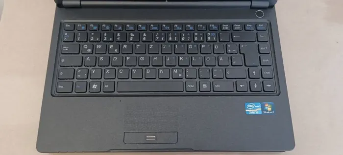 Ноутбук Terra Mobile 1340 / 13.3'' (1366x768) TN / Intel Core i3-2350M (2 (4) ядра по 2.3 GHz) / 4 GB DDR3 / 1000 GB HDD / Intel HD Graphics 3000 / WebCam / HDMI / Win 10 Pro / АКБ отсутствует б/в - зображення 3