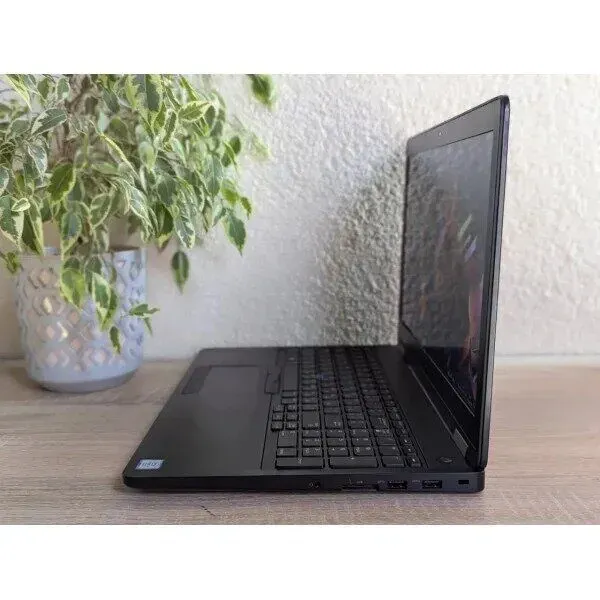 Ноутбук Dell Latitude E5570 / 15.6" (1920x1080) TN / Intel Core i5-6300U (2 (4) ядра по 2.4 GHz) / 8 GB DDR4 / 128 GB SSD / Intel HD Graphics 520 / WebCam б/в - зображення 6