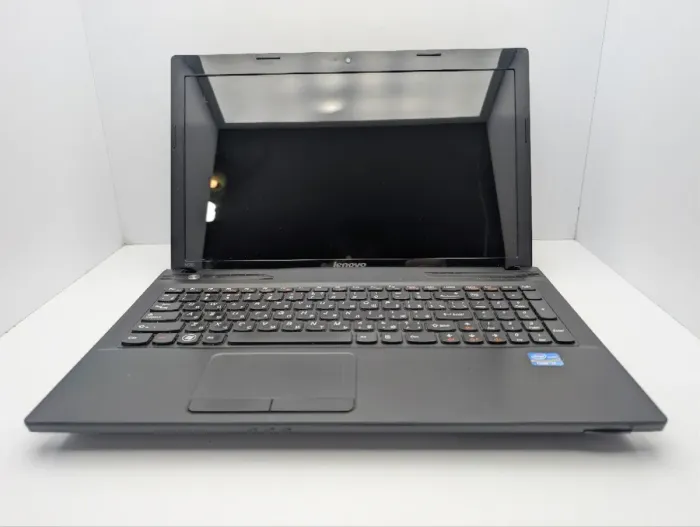 Ноутбук Lenovo Ideapad N580 / 15.6" (1366x768) TN / Intel Core i3-3110M (2 (4) ядра по 2.4 GHz) / 8 GB DDR3 / 128 GB SSD / Intel HD Graphics 4000 / WebCam / DVD-ROM б/в - зображення 3