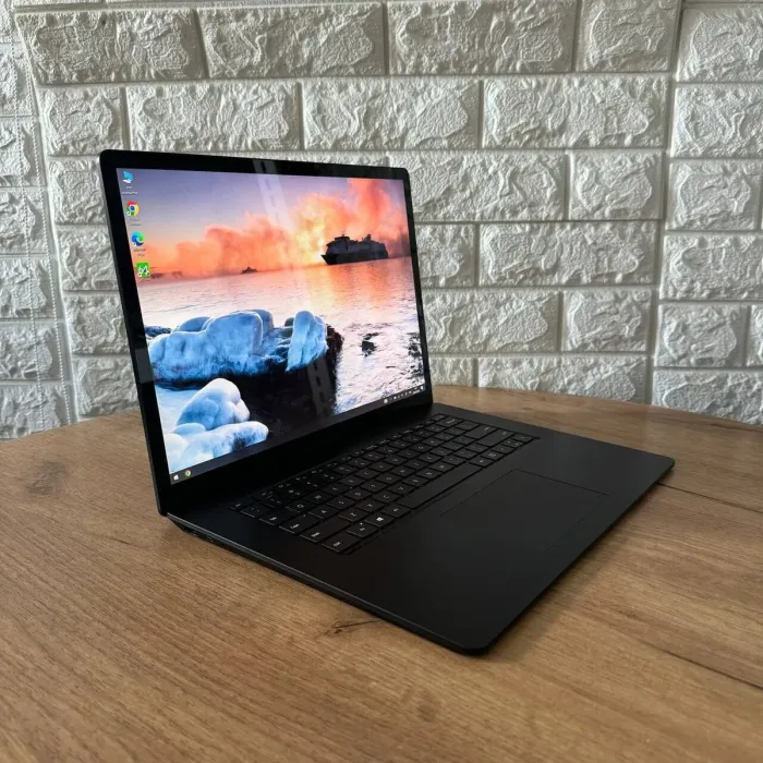 Ультрабук Microsoft Surface Laptop 3 / 15.0" (2496x1664) IPS Touch / Intel Core i7-1065G7 (4 (8) ядра по 1.3 - 3.9 GHz) / 16 GB DDR4 / 256 GB SSD / Intel Iris Plus Graphics / WebCam б/в - зображення 4