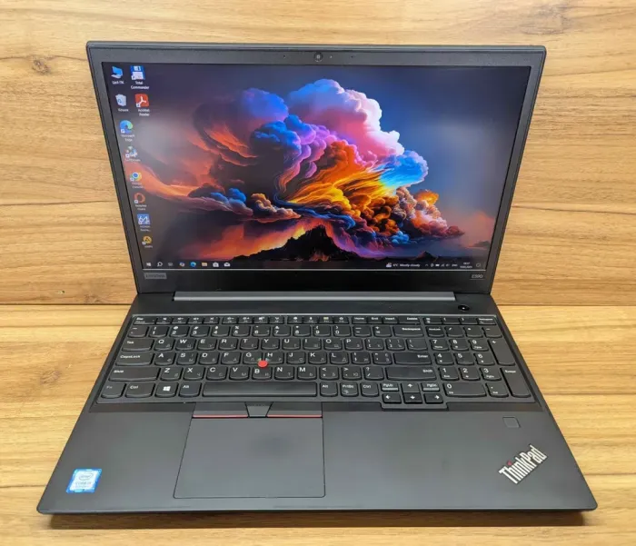 Ноутбук Lenovo ThinkPad E590 / 15.6" (1920x1080) IPS / Intel Core i5-8265U (4 (8) ядра по 1.6 - 3.9 GHz) / 16 GB DDR4 / 480 GB SSD / Intel UHD Graphics / WebCam / TouchID / Windows 10 б/в - зображення 2