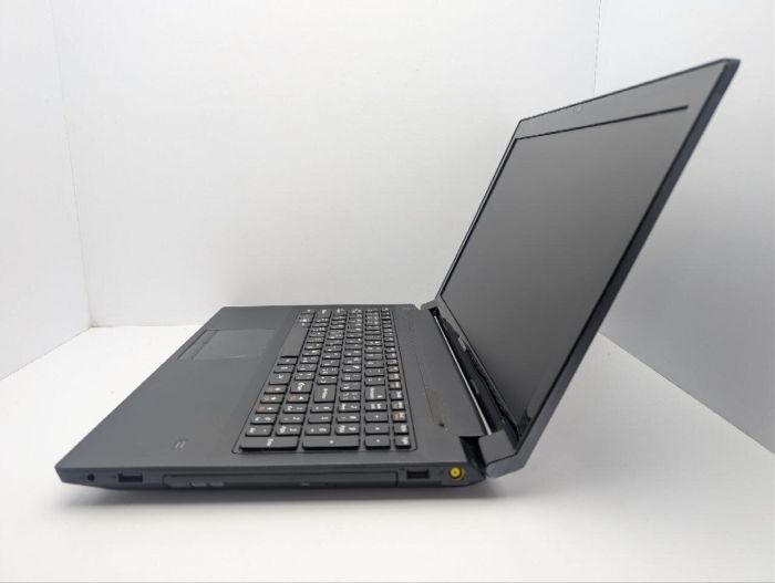 Ноутбук Lenovo IdeaPad V580c / 15,6" (1366x768) TN / Intel Pentium B960 (2 ядра по 2,2 ГГц) / 8 ГБ DDR3 / 500 ГБ HDD / nVidia GeForce 610, 1 ГБ GDDR3, 64-біт / WebCam / DVD-ROM / АКБ не тримає б/в - зображення 5