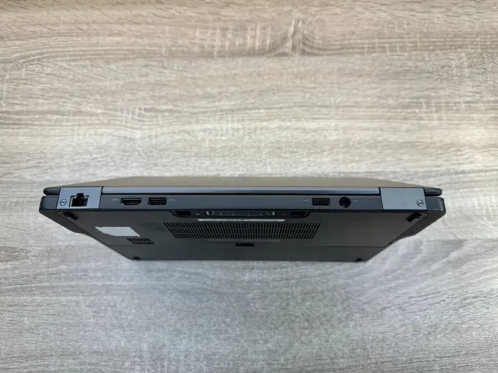 Нетбук Б-клас Dell Latitude E7250 / 12.5" (1366x768) TN / Intel Core i5-5300U (2 (4) ядра по 2.3 - 2.9 GHz) / 8 GB DDR3 / 120 GB SSD / Intel HD Graphics 5500 / WebCam б/в - зображення 6