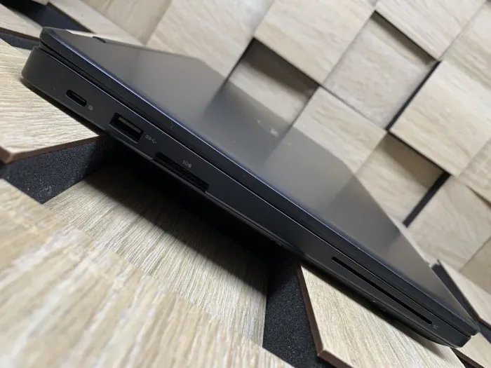 Ноутбук Б-клас Dell Latitude 5480 / 14" (1920x1080) IPS / Intel Core i5-6440HQ (4 ядра по 2.6 - 3.5 GHz) / 8 GB DDR4 / 180 GB SSD / Intel HD Graphics 530 / WebCam / HDMI б/в - зображення 5