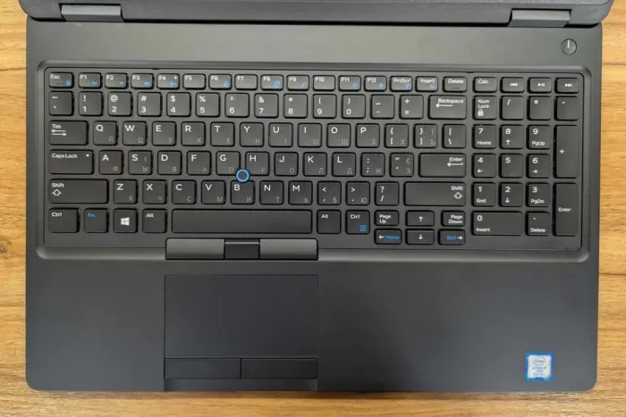 Мобільна робоча станція Dell Precision 3530 / 15,6" (1920x1080) IPS / Intel Core i7-8850H (6 (12) ядра по 2,6 - 4,3 ГГц) / 32 ГБ DDR4 / 512 ГБ SSD / nVidia Quadro P600, 4 ГБ GDDR5, 128-біт / WebCam / HDMI / Windows 10 б/в - зображення 3