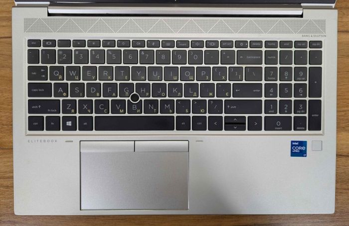 Ультрабук HP EliteBook 850 G8 / 15.6" (1920x1080) IPS / Intel Core i7-1185G7 (4 (8) ядра по 3.0 - 4.8 GHz) / 16 GB DDR4 / 480 GB SSD / Intel Iris Xe Graphics / WebCam / TouchID / Windows 11 б/в - зображення 3
