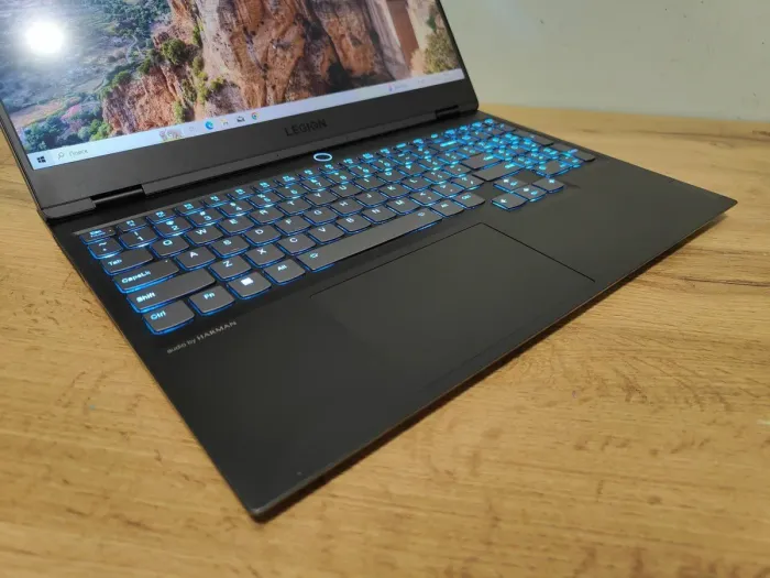 Ігровий ноутбук Б-клас Lenovo Legion Slim 7 15ACH6 / 15.6" (1920x1080) IPS / AMD Ryzen 7 5800H (8 (16) ядер по 3.2 - 4.4 GHz) / 16 GB DDR4 / 512 GB SSD / nVidia GeForce RTX 3060, 6 GB GDDR6, 192-bit / WebCam / Windows 10 Home б/в - зображення 3