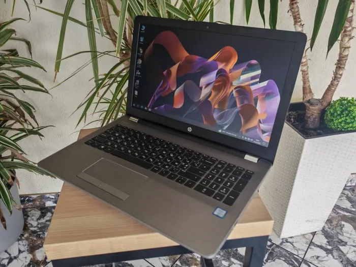 Ноутбук Б-клас HP 250 G6 / 15.6" (1366x768) TN / Intel Core i3-6006U (2 (4) ядра по 2.0 GHz) / 8 GB DDR4 / 128 GB SSD / Intel HD Graphics 520 / WebCam / DVD-ROM б/в - зображення 4