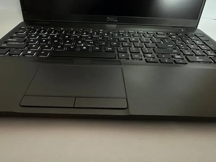 Ноутбук Dell Latitude 5500 / 15.6" (1920x1080) IPS / Intel Core i5-8365U (4 (8) ядра по 1.6 - 4.1 GHz) / 16 GB DDR4 / 256 GB SSD / Intel UHD Graphics 620 / WebCam / Win 11 б/в - зображення 6