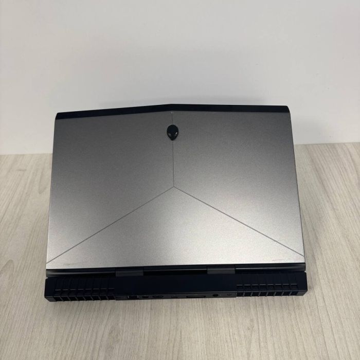 Ігровий ноутбук Dell Alienware 15 R3 / 15,6" (1920x1080) IPS / Intel Core i7-7700HQ (4 (8) ядра по 2,8 - 3,8 ГГц) / 32 ГБ DDR4 / 512 ГБ SSD / nVidia GeForce GTX 1070, 8 ГБ GDDR5, 256-біт / Веб-камера б/в - изображение 7