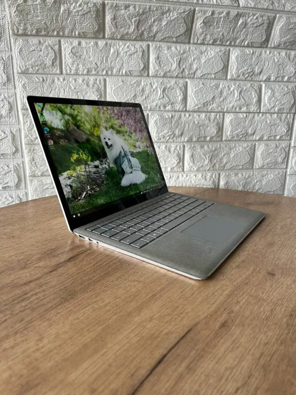 Ультрабук Б-клас Microsoft Surface Laptop / 13.5" (2256x1504) IPS Touch / Intel Core i5-7200U (2 (4) ядра по 2.5 - 3.1 GHz) / 8 GB DDR4 / 128 GB SSD / Intel HD Graphics 620 / WebCam б/в - зображення 4