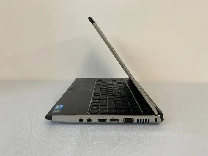 Ноутбук Б-клас Dell Vostro 3350 / 13.3" (1366x768) TN / Intel Core i5-2410M (2 (4) ядра по 2.3 - 2.9 GHz) / 8 GB DDR3 / 240 GB SSD / Intel HD Graphics 3000 / WebCam / DVD-RW / HDMI б/в - зображення 6