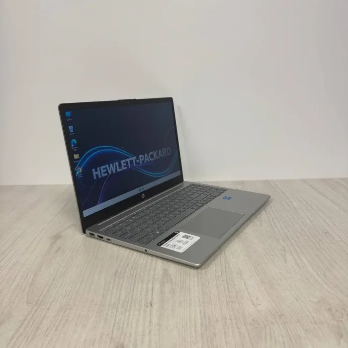 Ультрабук HP 15-fd0445nr / 15.6" (1366x768) TN / Intel Core i5-1235U (10 (12) ядер 3.3 - 4.4 GHz) / 8 GB DDR4 / 256 GB SSD / Intel Iris Xe Graphics / WebCam б/в - зображення 5