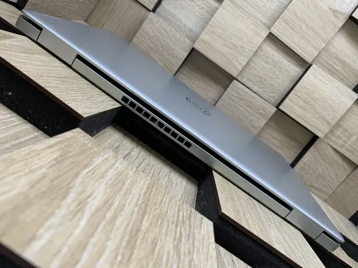 Ультрабук Б-клас Dell Inspiron 15 5593 / 15.6" (1920x1080) IPS / Intel Core i7-1065G7 (4 (8) ядра по 1.3 - 3.9 GHz) / 8 GB DDR4 / 256 GB SSD / nVidia GeForce MX230, 2 GB GDDR5, 64-bit / WebCam / Windows 10 б/в - зображення 7