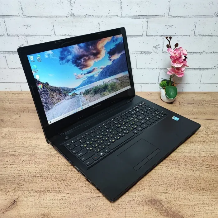 Ноутбук Б-клас Lenovo G50-70 / 15.6" (1366x768) TN / Intel Core i5-4210U (2 (4) ядра по 1.7 - 2.7 GHz) / 8 GB DDR3 / 256 GB SSD / Intel HD Graphics 4400 / WebCam / DVD-ROM б/в - зображення 3