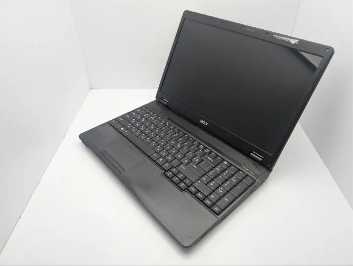 Ноутбук Acer Extensa 5635G / 15.6" (1366x768) TN / Intel Core 2 Duo T6600 (2 ядра по 2.2 GHz) / 6 GB DDR3 / 500 GB HDD / Intel Graphics / WebCam / DVD-ROM / Без АКБ б/в - зображення 7