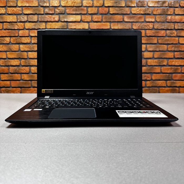 Ноутбук Acer Aspire E5-575-5262 / 15.6" (1920x1080) TN / Intel Core i5-6267U (2 (4) ядра по 2.9 - 3.3 GHz) / 8 GB DDR4 / 240 GB SSD / Intel Iris Graphics 550 / WebCam / DVD-ROM б/в - зображення 2
