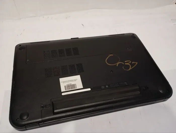 Ноутбук Dell Inspiron 17 3721 / 17.3" (1600x900) TN / Intel Core i5-3337U (2 (4) ядра по 1.8 - 2.7 GHz) / 8 GB DDR3 / 240 GB SSD + 320 HDD / Intel HD Graphics 4000 / WebCam б/в - зображення 7