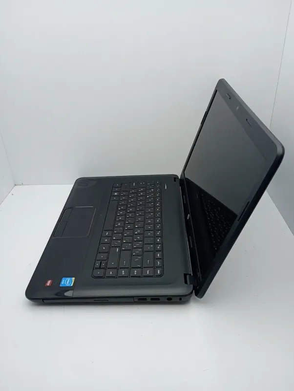 Ноутбук HP 2000 / 15.6" (1366x768) TN / Intel Pentium B960 (2 ядра по 2.2 GHz) / 6 GB DDR3 / 500 GB HDD / AMD Radeon HD 7400M, 1 GB GDDR3, 64-bit / WebCam б/в - зображення 6