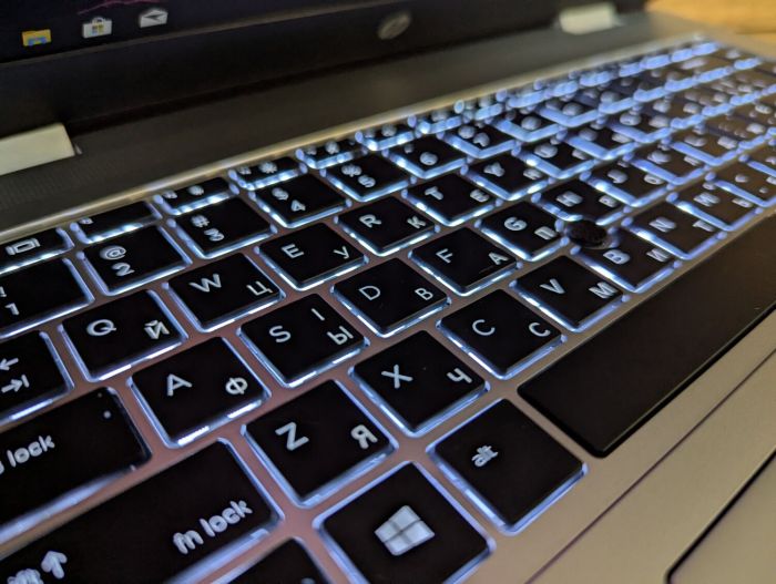 Ноутбук HP ProBook 640 G5 / 14" (1920x1080) IPS / Intel Core i5-8265U (4 (8) ядра по 1.6 - 3.9 GHz) / 8 GB DDR4 / 256 GB SSD / Intel UHD Graphics 620 / WebCam / TouchID / Windows 10 б/в - зображення 6