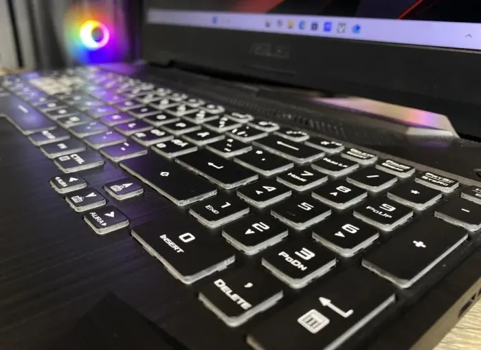 Ігровий ноутбук Asus TUF Gaming F15 (FX506) / 15.6" (1920x1080) IPS / AMD Ryzen 7 4800H (8 (16) ядер по 2.9 - 4.2 GHz) / 8 GB DDR4 / 512 GB SSD / nVidia GeForce RTX 2060, 6 GB GDDR6, 192-bit / WebCam б/в - зображення 4