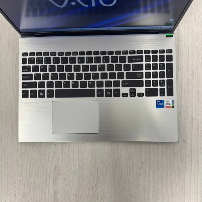 Ультрабук Sony Vaio VjF161X / 16" (1920x1080) IPS / Intel Core i7-1355U (10 (12) ядер по 1.7 - 5.0 GHz) / 16 GB DDR4 / 512 GB SSD NVMe / Intel Iris Xe Graphics / WebCam б/в - зображення 3