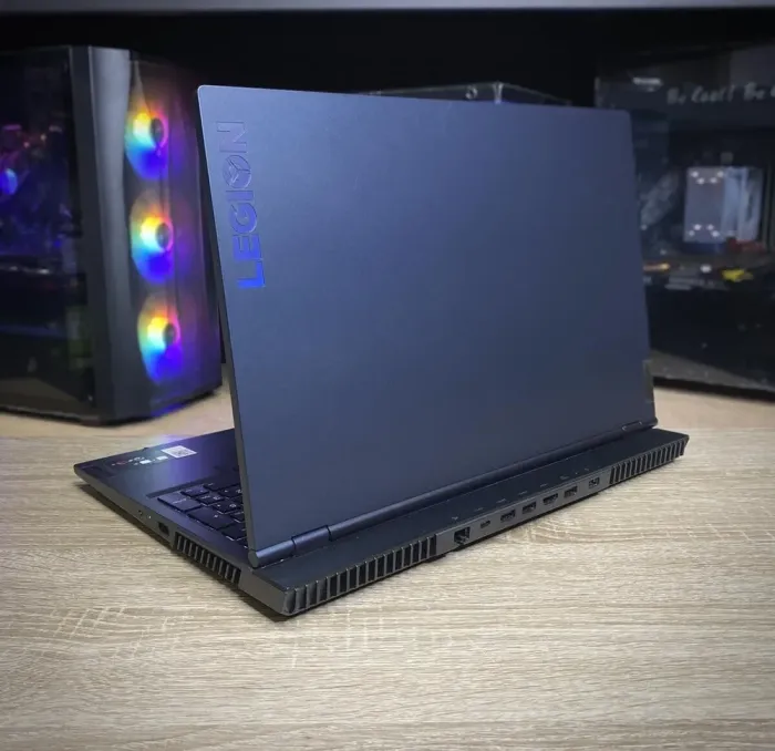 Ігровий ноутбук Lenovo Legion 5 / 16" (2560x1600) IPS / AMD Ryzen 7 5800H (8 (16) ядер по 3.2 - 4.4 GHz) / 16 GB DDR4 / 1000 GB SSD / nVidia GeForce RTX 3070, 8 GB GDDR6, 256-bit / WebCam б/в - зображення 6