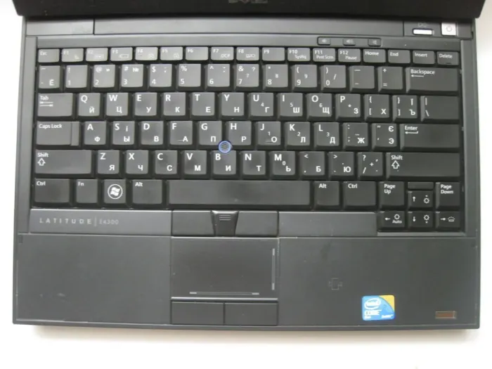 Ноутбук Dell Latitude E4300 / 13.3" (1280x800) TN / Intel Core 2 Duo SP9400 (2 ядра по 2.4 GHz) / 6 GB DDR3 / 128 GB SSD / Intel GMA X4500MHD Graphics / WebCam / DVD-RW б/в - зображення 3