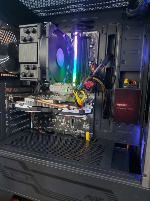 Ігровий ПК MSI MAG Forge 100M Black Tower / Intel Core i7-6700 (4 (8) ядер 3.4 - 4.0 ГГц) / 16 ГБ DDR4 / 240 ГБ SSD M.2 + 1000 ГБ SSD / nVidia GeForce GTX 1060, 3 ГБ GDDR5, 192-bit / 600 Вт б/в - зображення 3