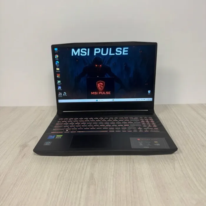 Ігровий ноутбук Б-класу MSI Pulse GL66 12UGKV / 15,6" (1920x1080) IPS / Intel Core i7-12700H (14 (20) ядер по 3,5 - 4,7 ГГц) / 16 ГБ DDR5 / 512 ГБ SSD NVMe / nVidia GeForce RTX 3070, 8 ГБ GDDR6, 256-біт / Веб-камера б/в - зображення 2