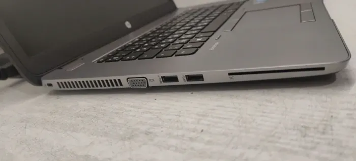 Ноутбук HP Elitebook 850 G2 / 15.6" (1920x1080) TN / Intel Core i5-5300U (2 (4) ядра по 2.3 - 2.9 GHz) / 16 GB DDR3 / 256 GB SSD / AMD Radeon R7 M260X, 1 GB GDDR5, 128-bit / WebCam б/в - зображення 4