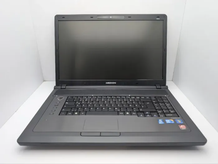 Ноутбук Medion Akoya P8416 / 18.4" (1600x900) TN / Intel Core i3-350M (2 (4) ядра по 2.26 GHz) / 6 GB DDR3 / 500 GB HDD / AMD Radeon HD 4650, 1 GB GDDR3, 128-bit / WebCam / DVD-ROM б/в - зображення 3