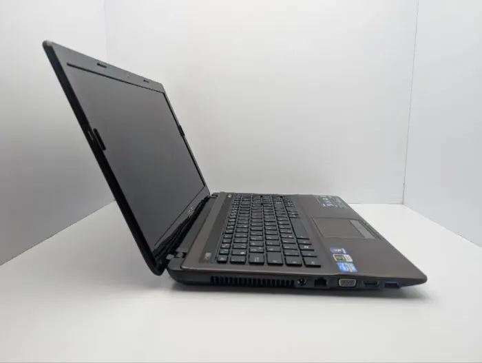 Ноутбук Asus A53S / 15.6" (1366x768) TN / Intel Core i5-2450M (2 (4) ядра по 2.5 - 3.1 GHz) / 8 GB DDR3 / 500 GB HDD / nVidia GeForce GT 630M, 1 GB GDDR5, 128-bit / WebCam / DVD-ROM б/в - зображення 4