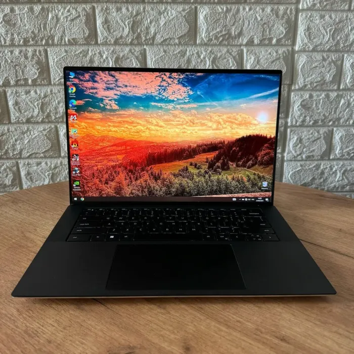 Ігровий ноутбук Б-клас Dell XPS 15 9500 / 15.6" (1920x1080) IPS / Intel Core i7-10750H (6 (12) ядер по 2.6 - 5.0 GHz) / 12 GB DDR4 / 512 GB SSD / nVidia GeForce GTX 1650 Ti, 4 GB GDDR6, 128-bit / WebCam б/в - зображення 2