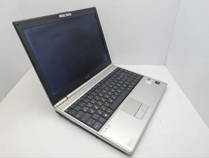 Ноутбук Sony VGN-SZ61MN / 13.3" (1366x768) TN / Intel Core 2 Duo T5600 (2 ядра по 1.8 GHz) / 4 GB DDR2 / 160 GB HDD / Intel Graphics / WebCam / АКБ не тримає заряд б/в - зображення 7