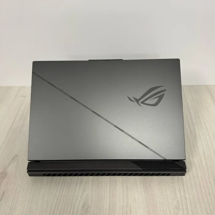 Ігровий ноутбук Asus ROG Strix G16 G614JIR / 16" (2560x1600) IPS / Intel Core i9-14900HX (24 (32) ядра по 2,2 - 5,7 ГГц) / 16 ГБ DDR5 / 1000 ГБ SSD NVMe / nVidia GeForce RTX 4070, 8 ГБ GDDR6, 128-bit / WebCam б/в - зображення 3
