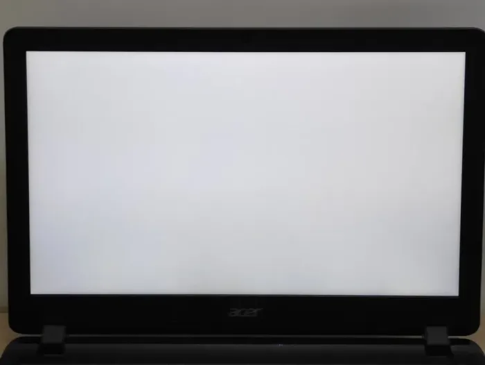 Ноутбук Acer Aspire ES1-533 / 15.6" (1366x768) TN / Intel Pentium N4200 (4 ядра по 1.1 - 2.5 GHz) / 4 GB DDR3 / 120 GB SSD / Intel HD Graphics 505 / WebCam б/в - зображення 9