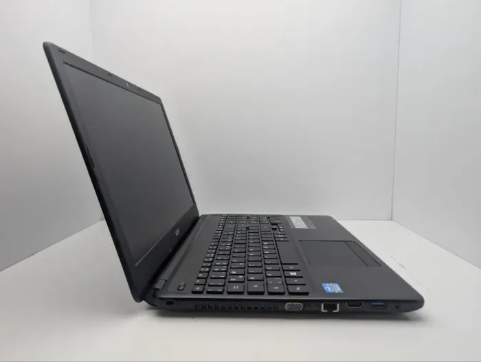 Ноутбук Acer Aspire ES1-571 / 15.6" (1366x768) TN / Intel Core i3-3217U (2 (4) ядра по 1.8 GHz) / 6 GB DDR3 / 120 GB SSD / Intel HD Graphics 4000 / WebCam / DVD-ROM б/в - зображення 4