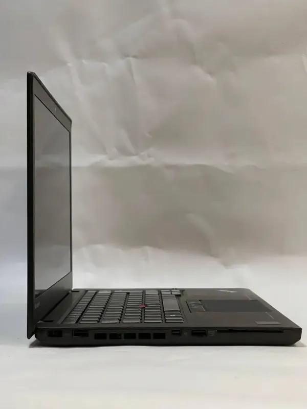 Ноутбук Б-клас Lenovo ThinkPad T450s / 14" (1600x900) TN / Intel Core i5-5300U (2 (4) ядра по 2.3 - 2.9 GHz) / 8 GB DDR3 / 180 GB SSD / Intel HD Graphics 5500 / WebCam б/в - зображення 6