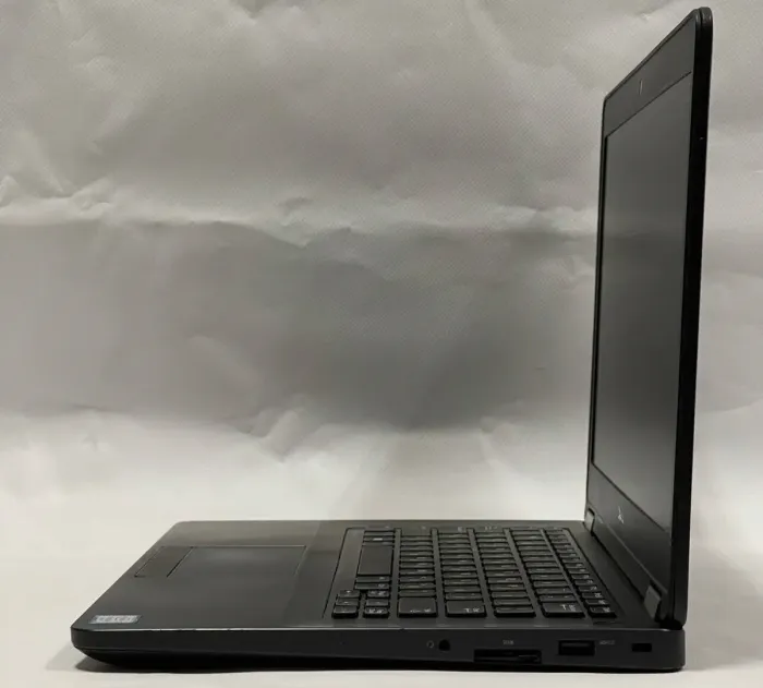Ультрабук Б-клас Dell Latitude E5470 / 14" (1366x768) TN / Intel Core i5-6440HQ (4 ядра по 2.6 - 3.5 GHz) / 8 GB DDR4 / 256 GB SSD / Intel HD Graphics 530 / WebCam / Windows 10 Pro б/в - зображення 6