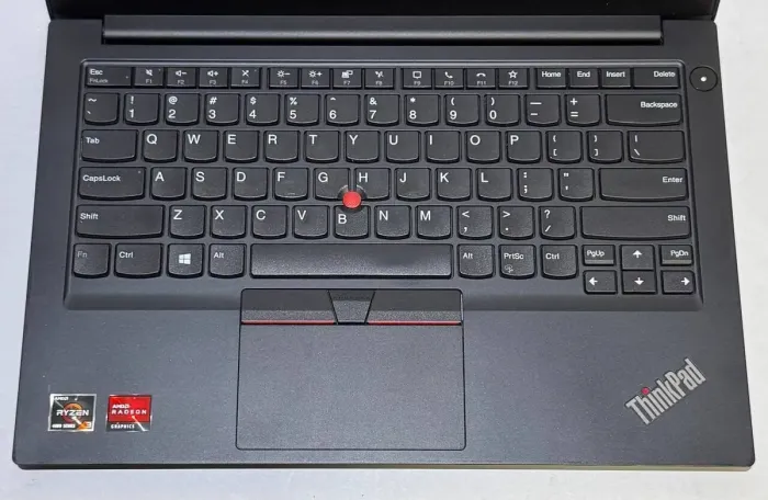 Ноутбук Lenovo ThinkPad E14 Gen 2 / 14" (1920x1080) IPS / AMD Ryzen 3 4300U (4 ядра по 2.7 - 3.7 GHz) / 12 GB DDR4 / 256 GB SSD / Intel UHD Graphics / WebCam б/в - зображення 3