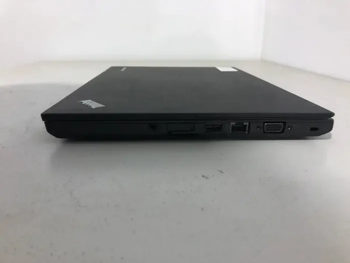 Ультрабук Б-клас Lenovo ThinkPad T450 / 14" (1600x900) TN / Intel Core i5-5300U (2 (4) ядра по 2.3 - 2.9 GHz) / 8 GB DDR3 / 240 GB SSD / Intel HD Graphics 5500 / WebCam / VGA / Два АКБ б/в - зображення 4